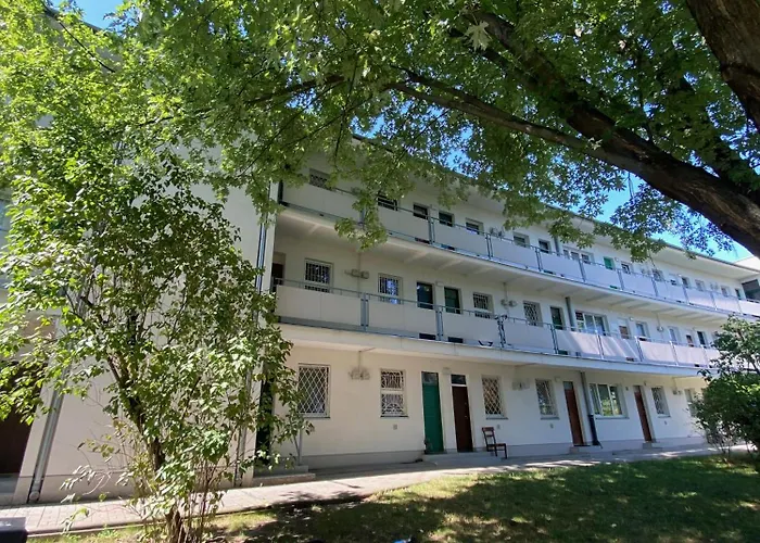 Zzzoliborski Sen - Metro Plac Wilsona - Zoliborz Warschau